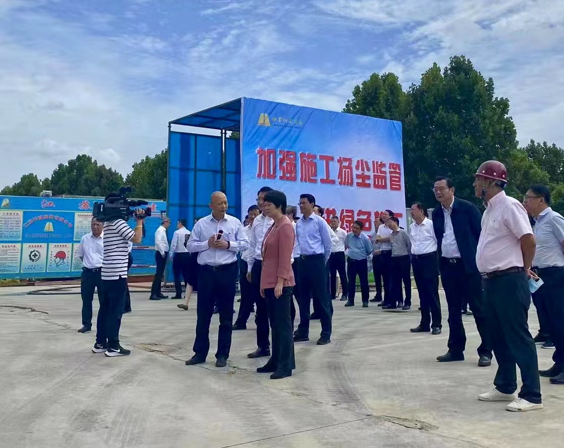 图1-5、市四套班子领导视察华建天恒高端传动装备项目.jpg