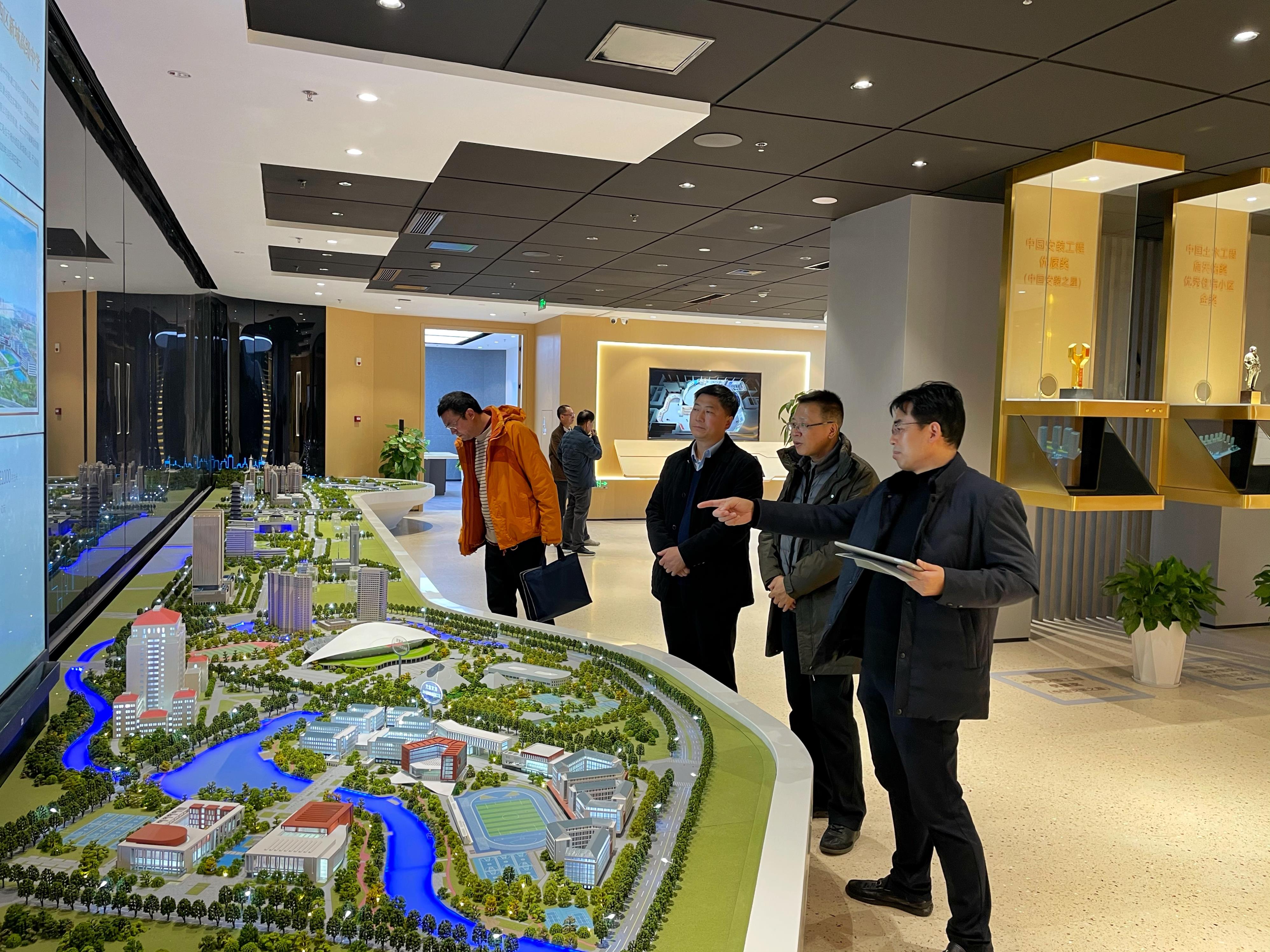 图1-3-2、钢结构协会参观展厅.jpg