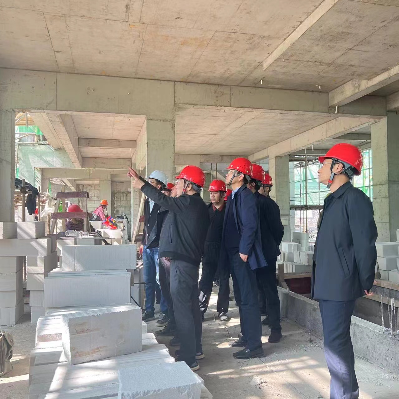 图1-4、徐永海总工程师带队检查泰兴凤语桃源项目.jpg